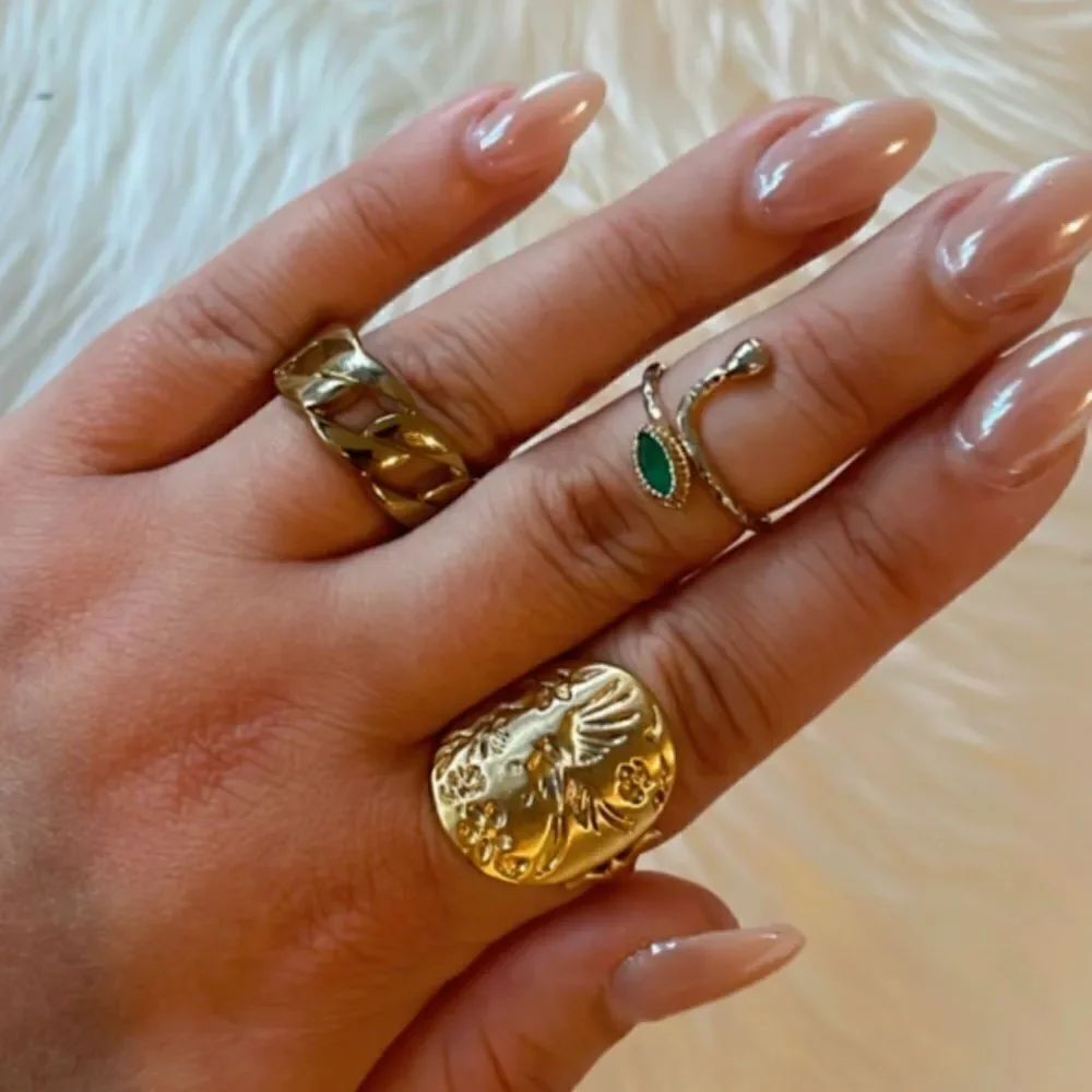 Gold canary statement ring - Picture 3 of 3